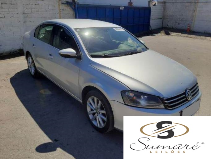 VOLKSWAGEN PASSAT 2013