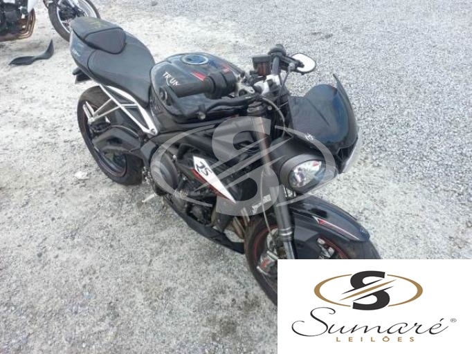 TRIUMPH STREET TRIPLE 2018